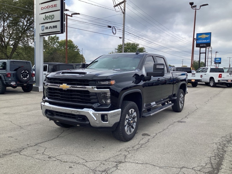 2025 Chevrolet Silverado 2500HD LT photo 3