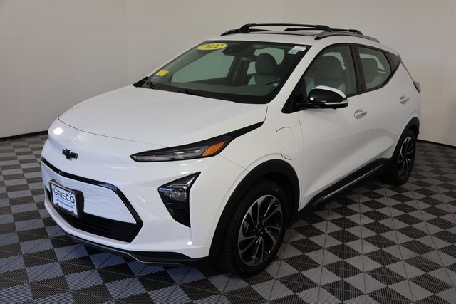 2022 Chevrolet Bolt EUV Premier photo 2