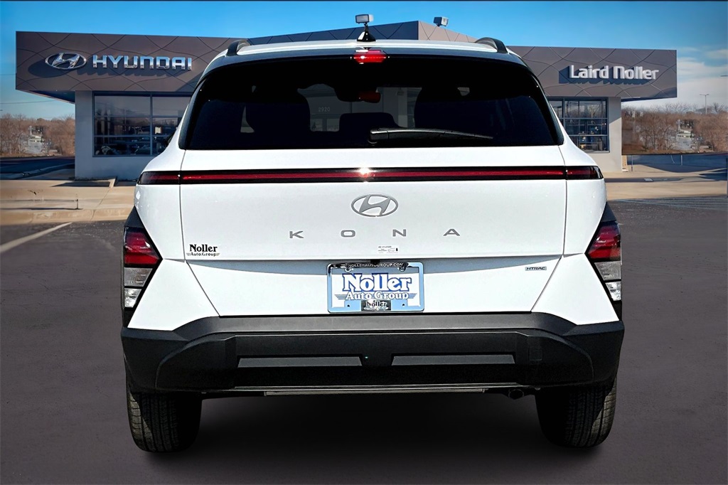 2026 Hyundai Kona SEL photo 4