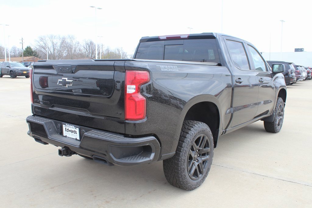 2025 Chevrolet Silverado 1500 LT Trail Boss photo 3