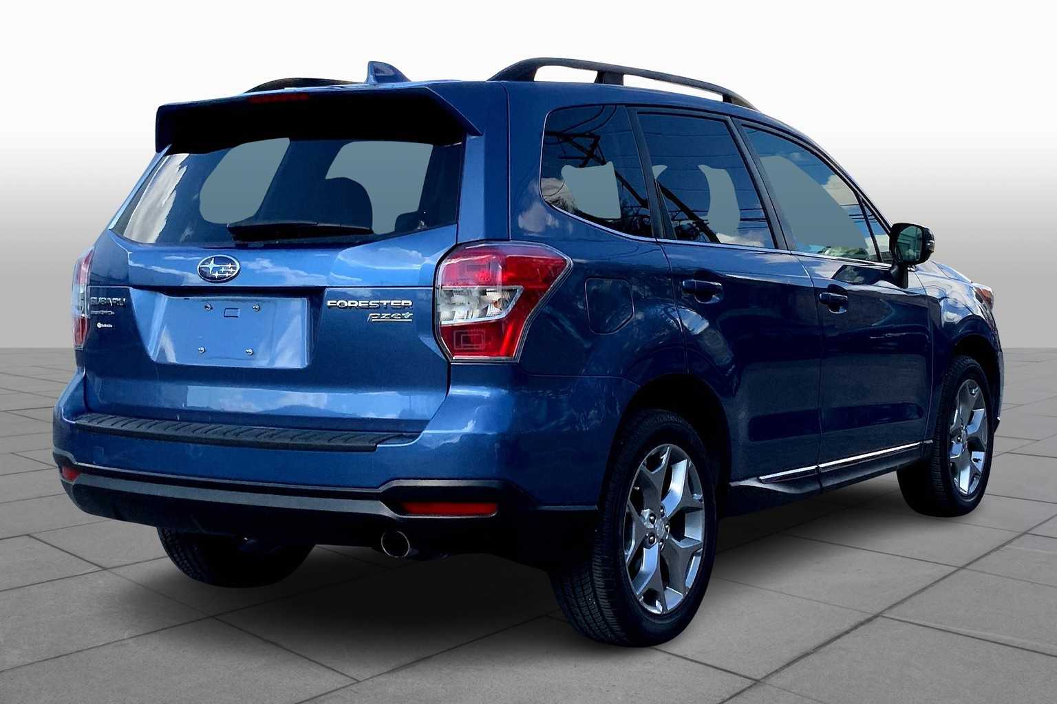 2016 Subaru Forester 2.5i Touring photo 11
