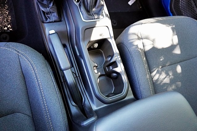 New 2025 Hydro Blue Pearl-Coat Exterior Paint Jeep Sport S image 40