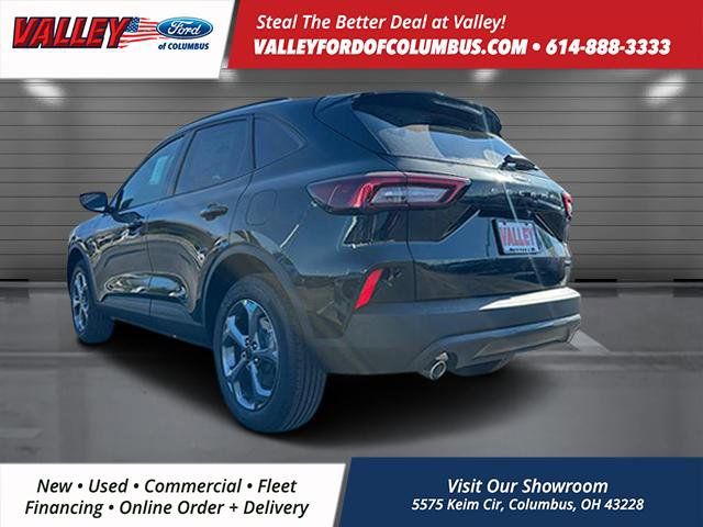 2025 Ford Escape ST-Line photo 4