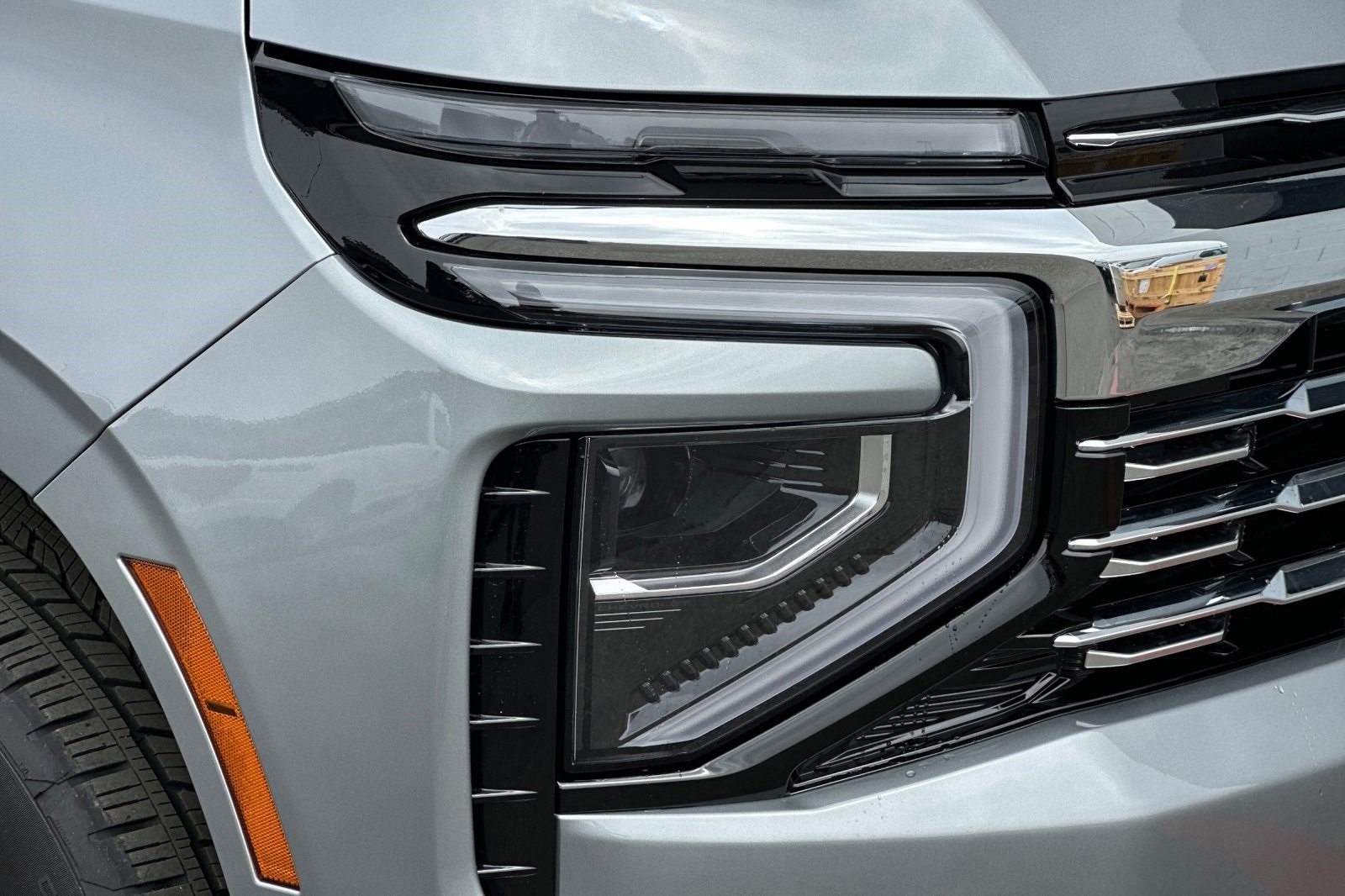 2025 Chevrolet Suburban Premier photo 32
