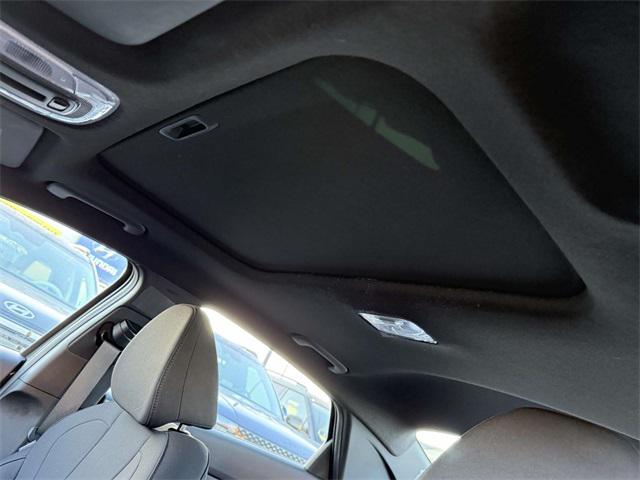 2026 Hyundai Elantra SEL Sport photo 4