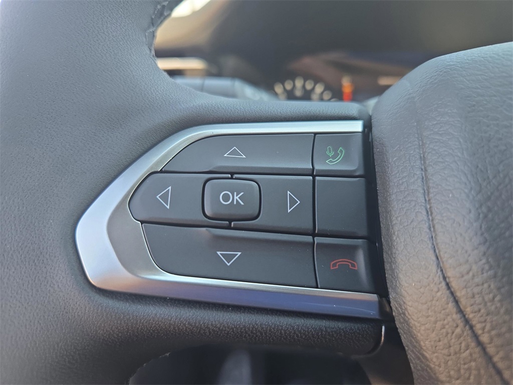 2025 Jeep Compass Latitude photo 16