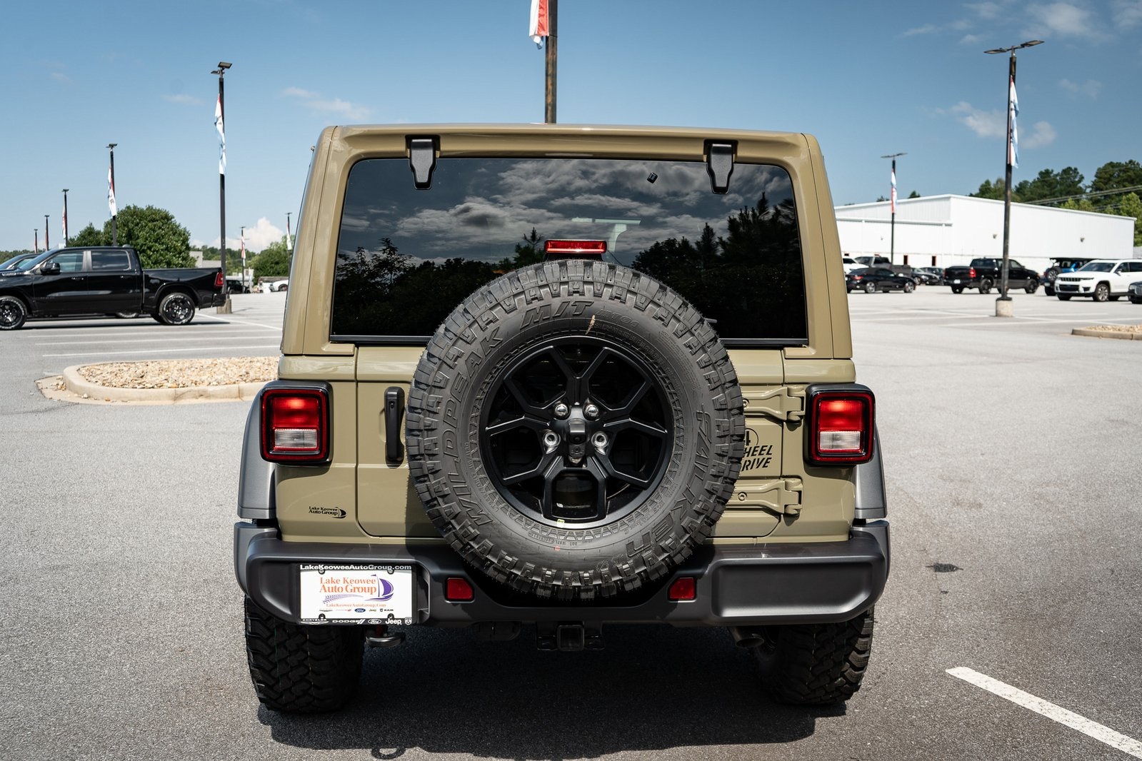 2025 Jeep Wrangler Willys photo 8