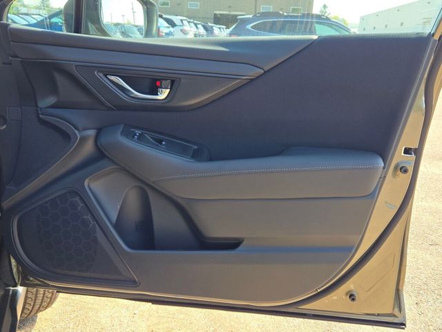 2025 Subaru Outback Premium photo 2