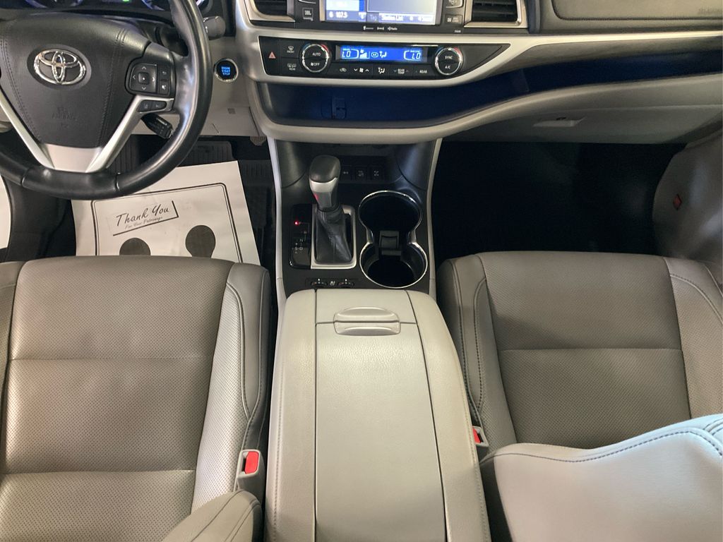 2019 Toyota Highlander Limited photo 14