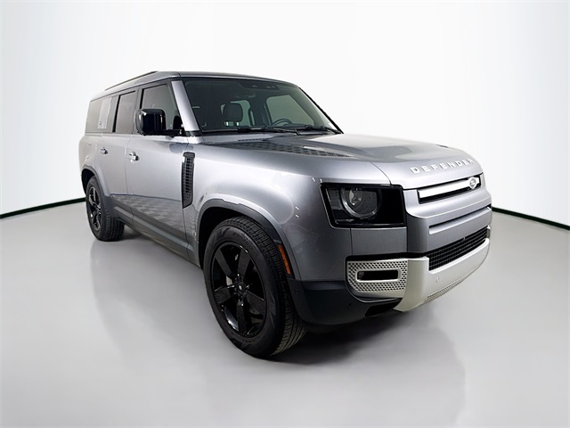 2024 Land Rover Defender 130 S photo 3