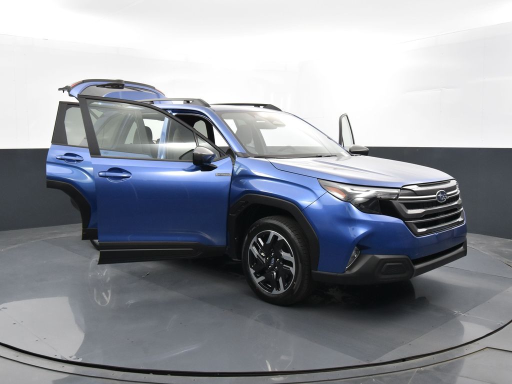 2025 Subaru Forester Premium photo 34
