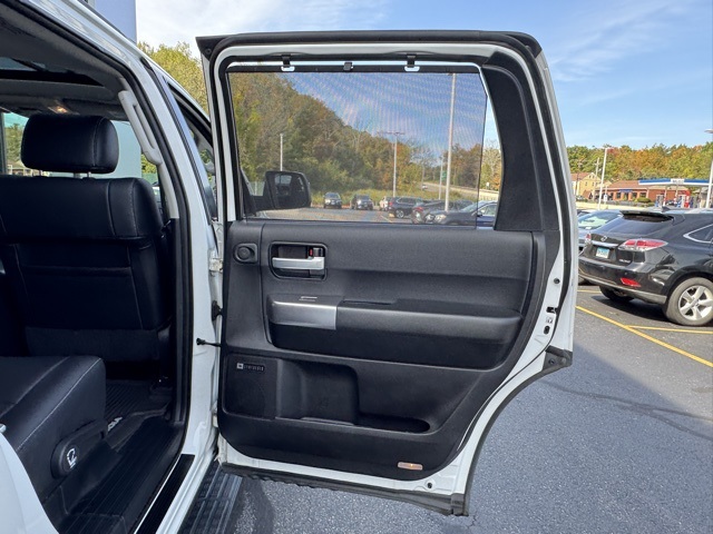 2022 Toyota Sequoia photo 15