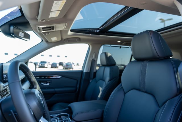 2025 Honda Pilot Touring photo 15