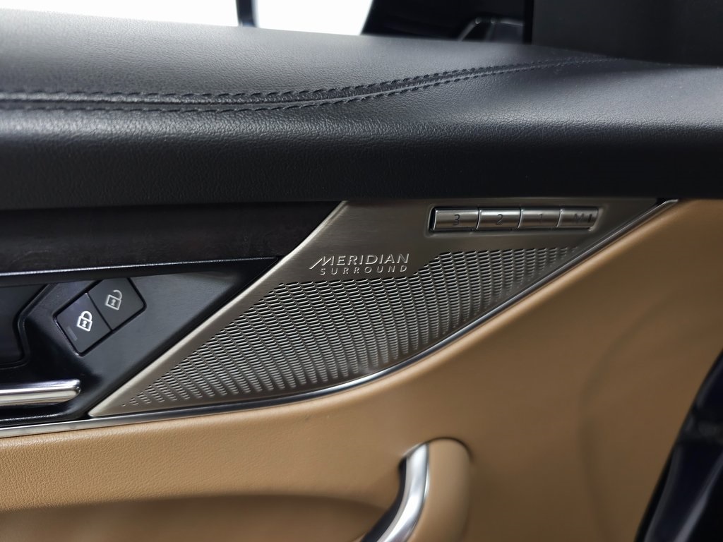 2022 JAGUAR F-PACE - Image 15