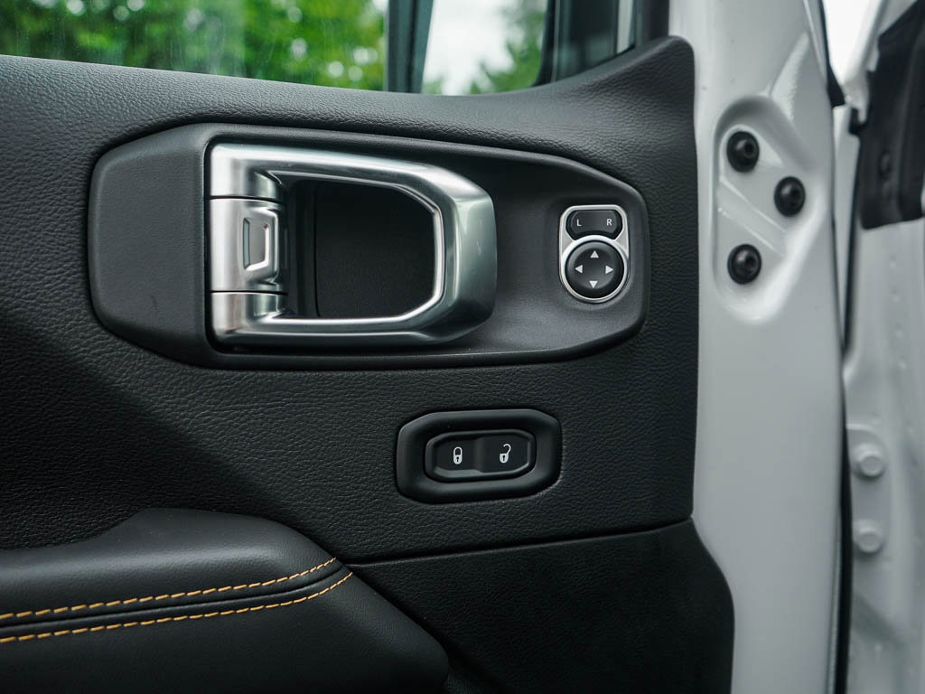 2025 Jeep Gladiator Sport photo 16