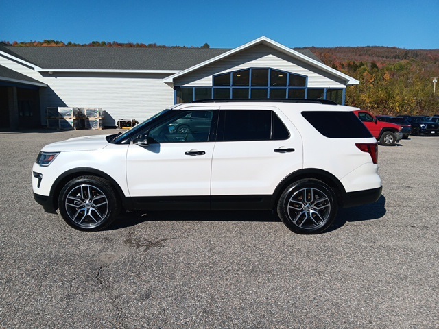 2018 Ford Explorer Sport photo 2