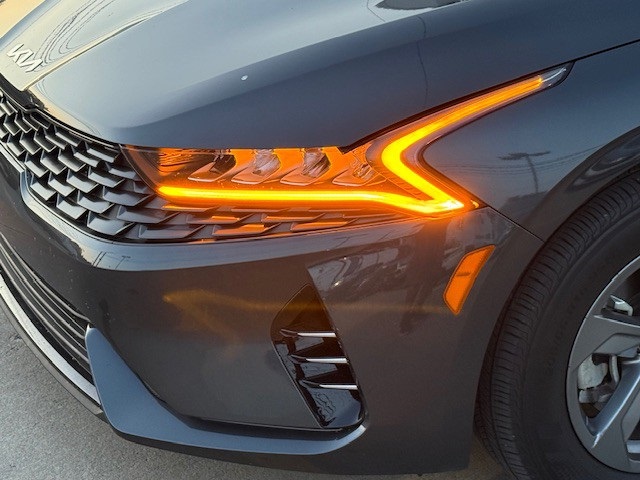 2023 Kia K5 LXS photo 10