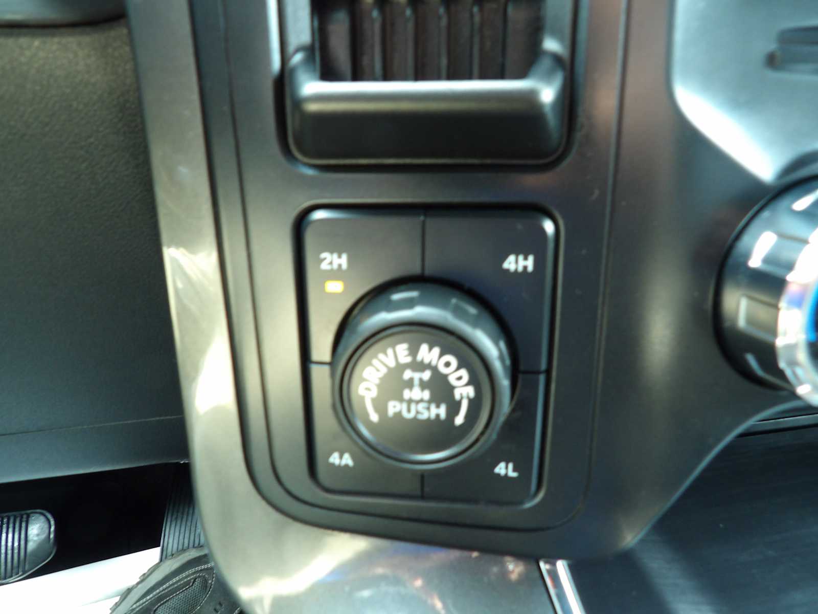 2021 Ford F-150 Lariat photo 19