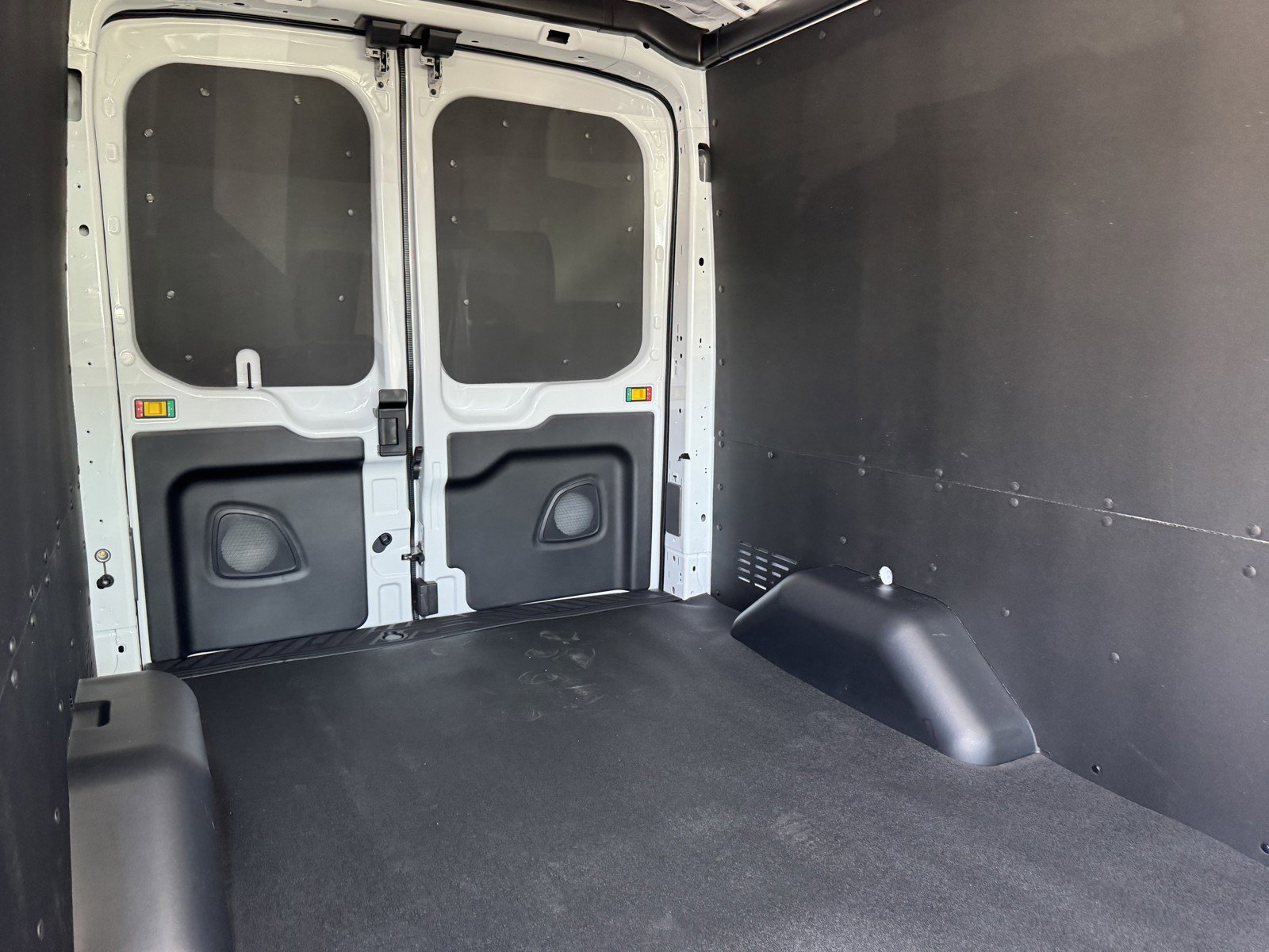 2025 Ford Transit photo 7