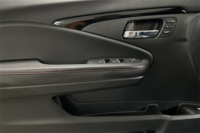 2023 Honda Ridgeline Black Edition photo 13