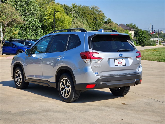 2020 Subaru Forester Premium photo 3