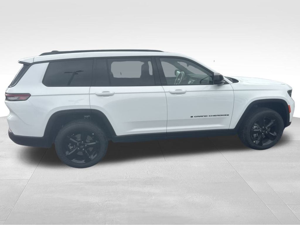 2025 Jeep Grand Cherokee Altitude X photo 17