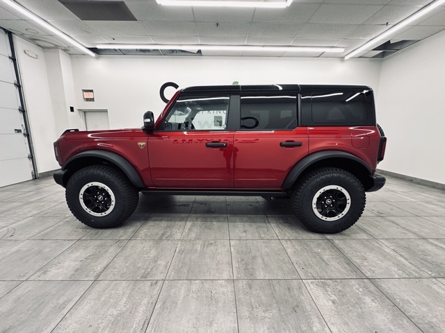2025 Ford Bronco Badlands photo 2