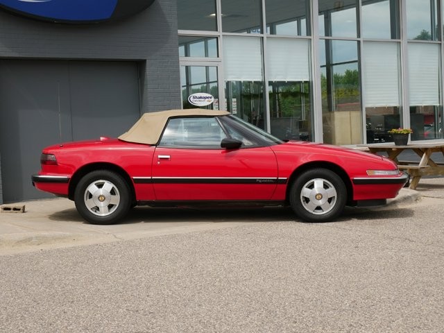 1990 Buick Reatta photo 2
