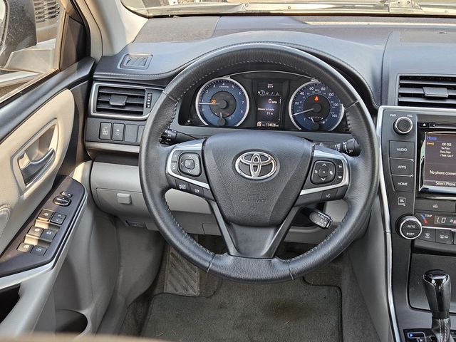 2017 Toyota Camry XLE photo 12