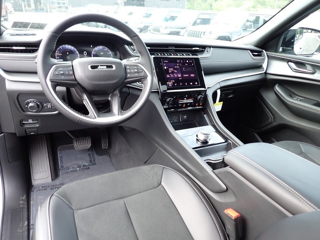 2025 Jeep Grand Cherokee Altitude X photo 11