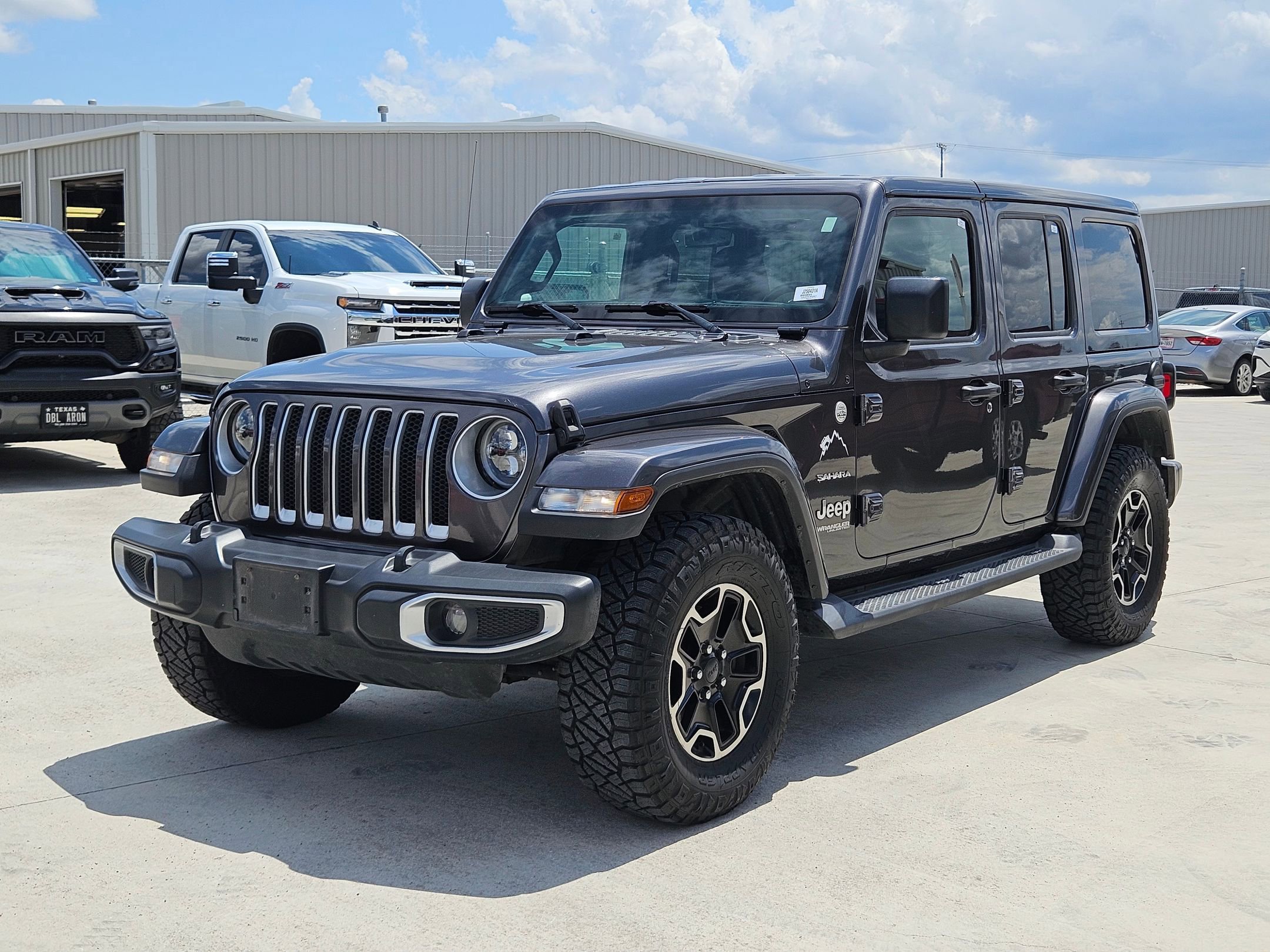 2018 Jeep Wrangler Unlimited Sahara photo 6