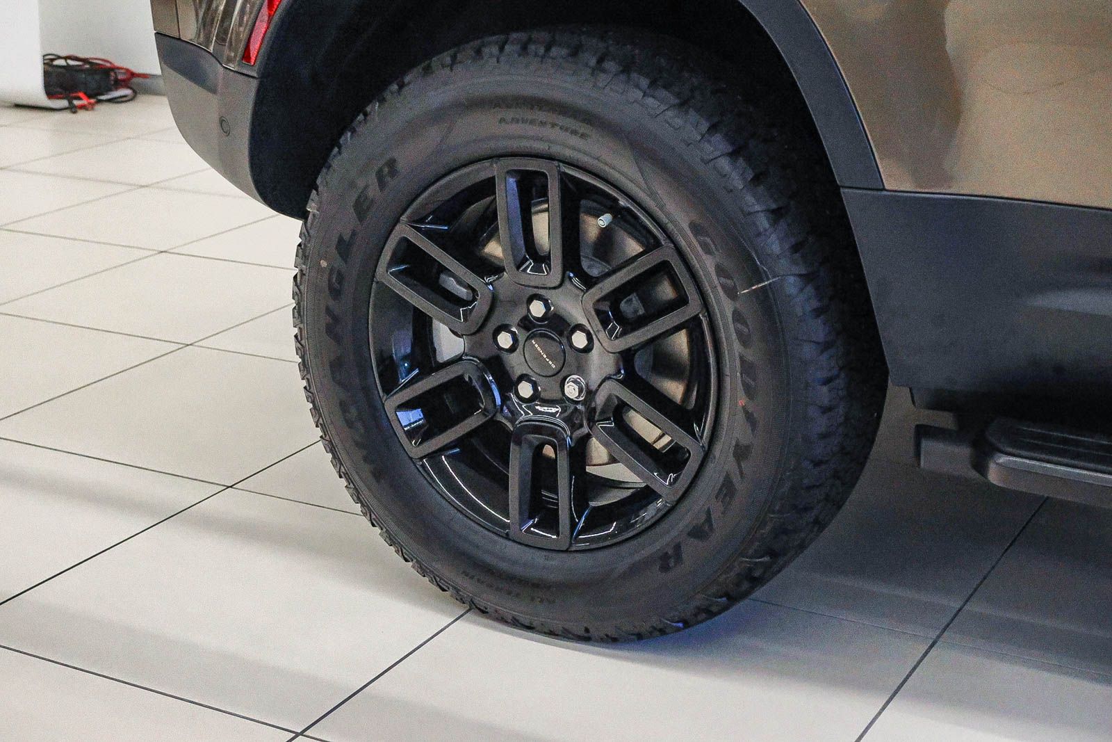 2026 Land Rover Defender 110 S photo 3