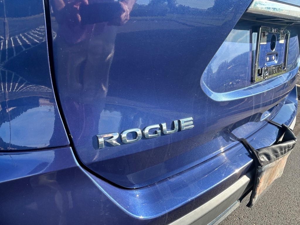 2018 Nissan Rogue SV photo 11