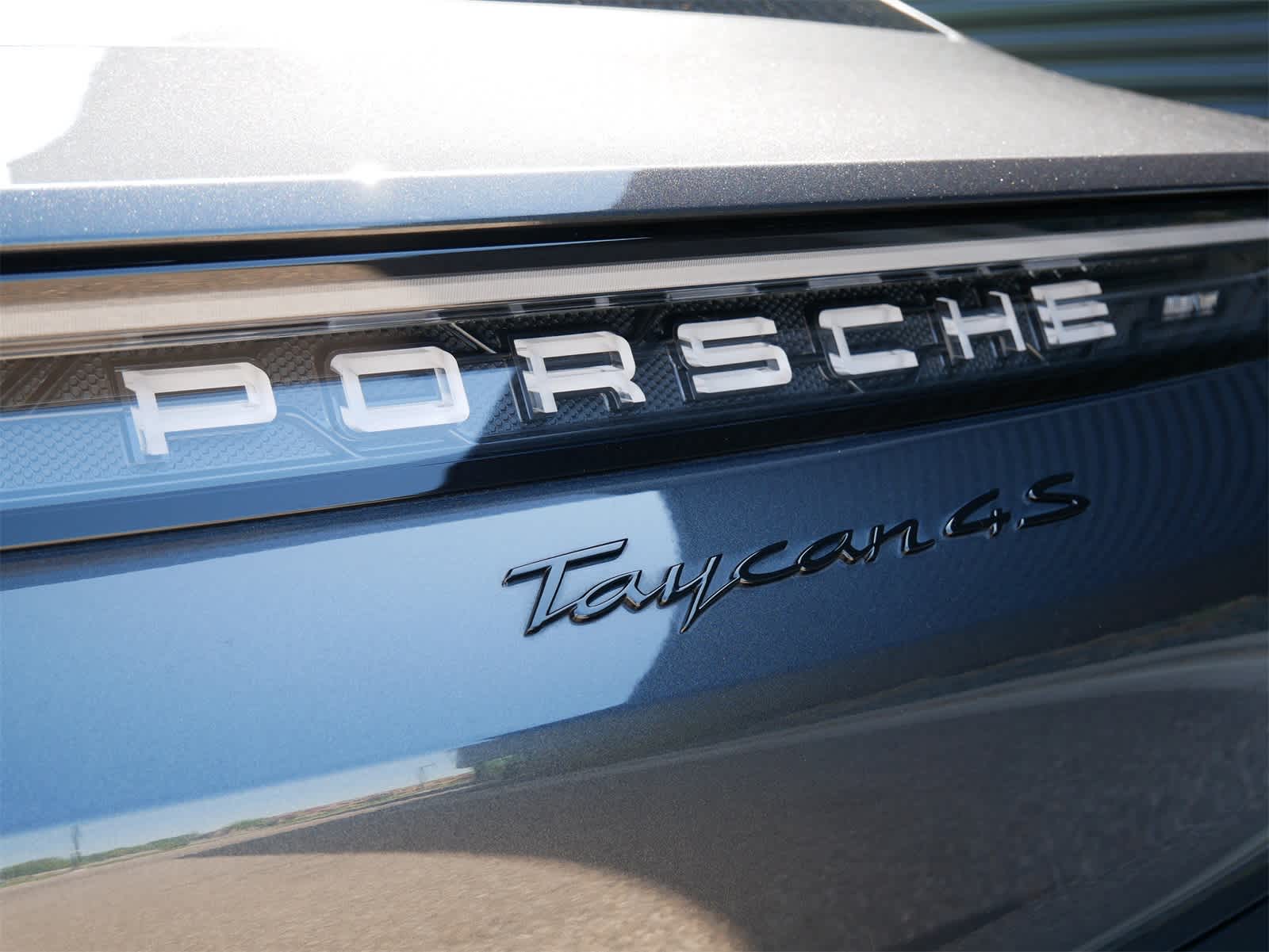 2025 Porsche Taycan 4S photo 20