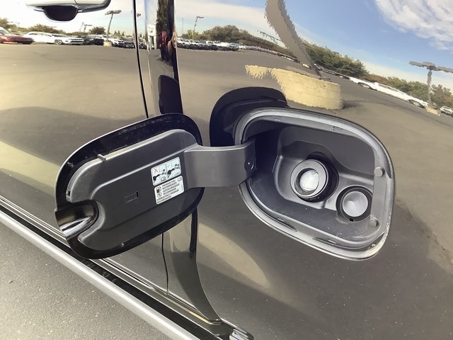 2021 Chevrolet Silverado 1500 High Country photo 21
