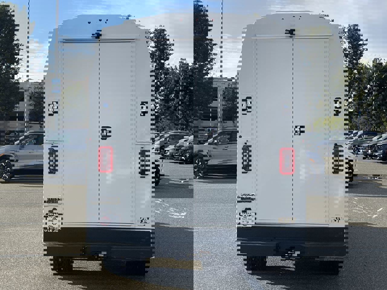 2024 Ford Transit Cutaway photo 3