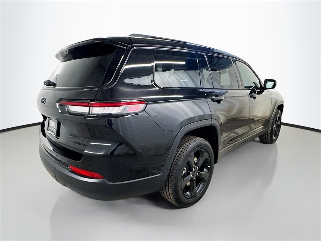 2025 Jeep Grand Cherokee Limited photo 2