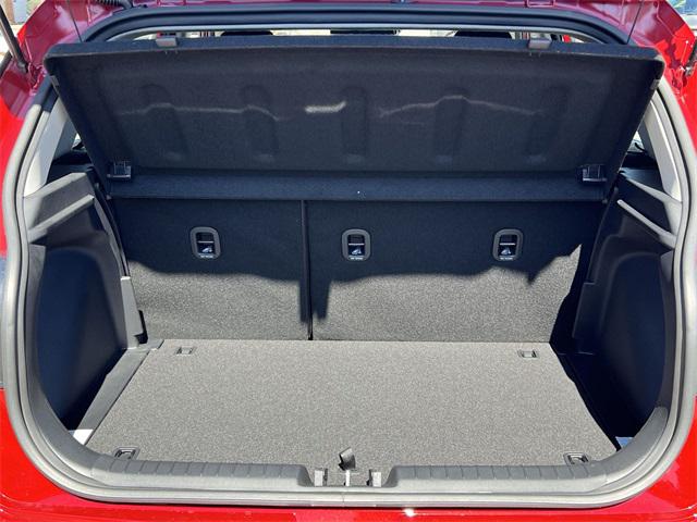 2026 Hyundai Venue SE photo 3