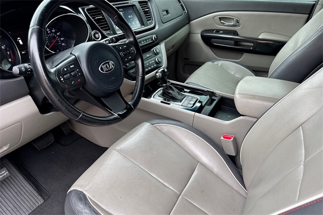 2015 Kia Sedona SX photo 9