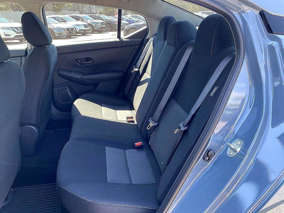 2025 Nissan Sentra SV photo 8