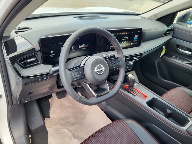 2025 Nissan Kicks SR photo 9