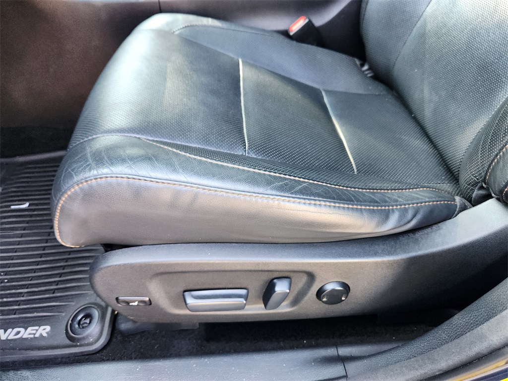 2014 Toyota Highlander Limited photo 13