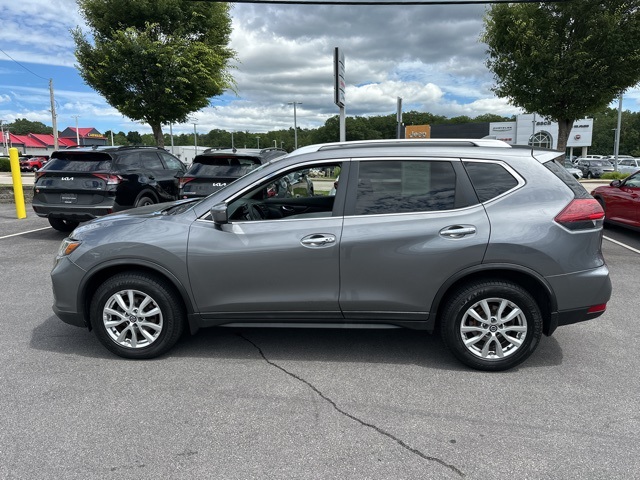 2018 Nissan Rogue SV photo 4