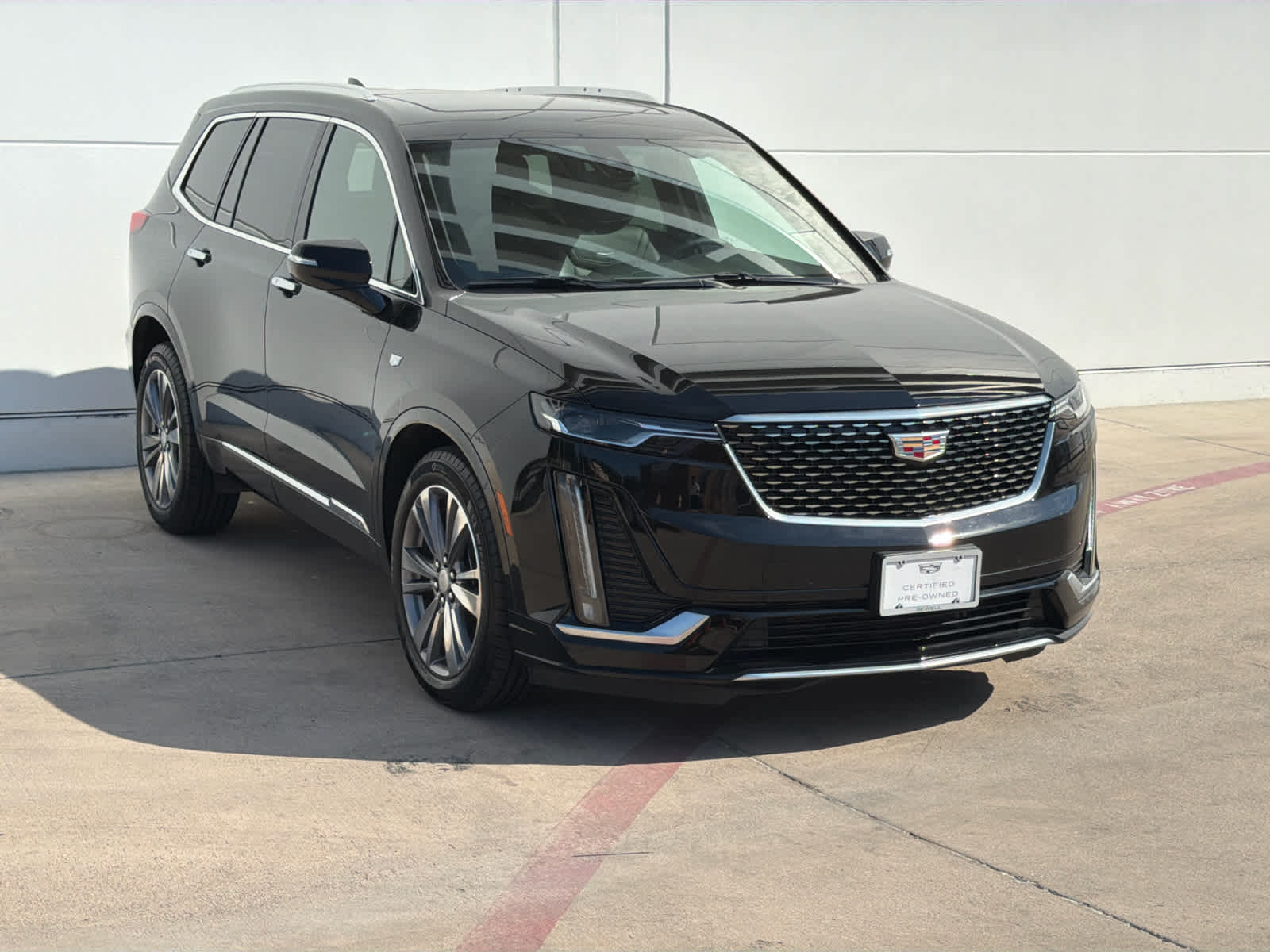 2025 Cadillac XT6 Premium Luxury photo 2