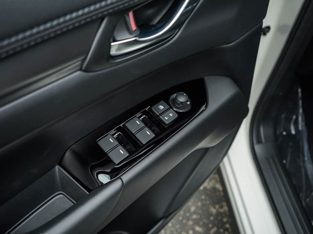 2025 Mazda CX-5 2.5 Select photo 17