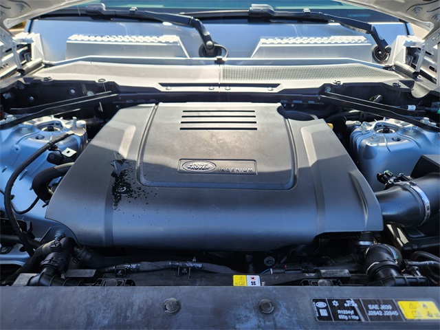 2024 Land Rover Defender 110 S photo 18