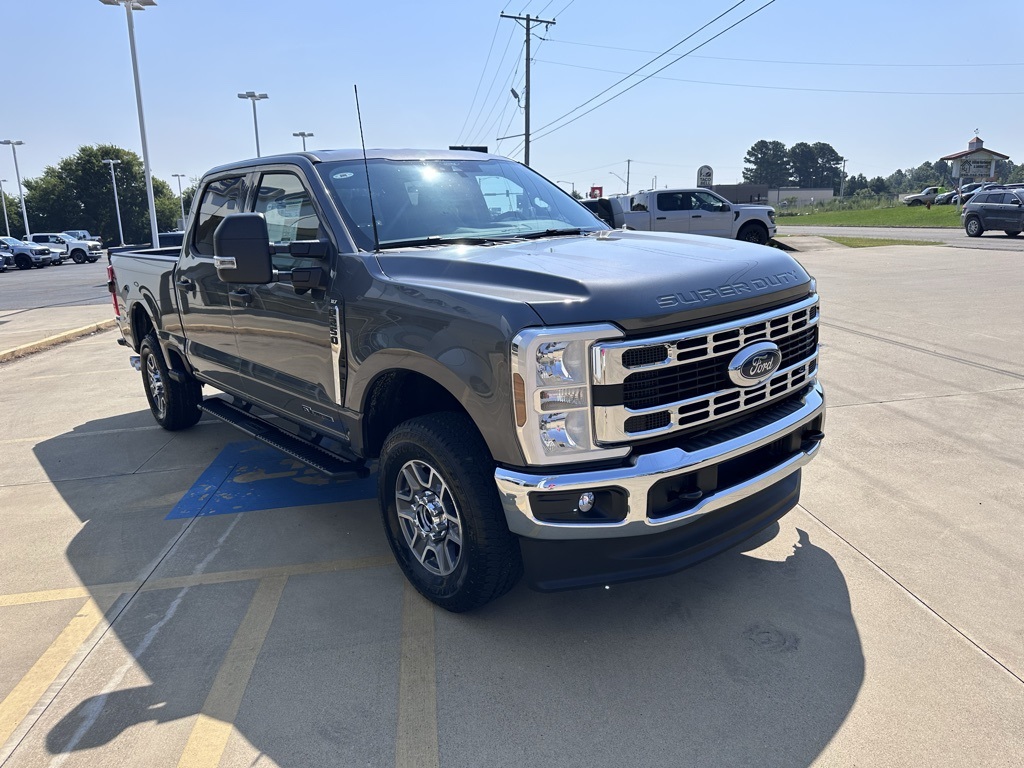 2025 Ford F-250 photo 6