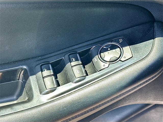 2020 Ford Edge SEL photo 17