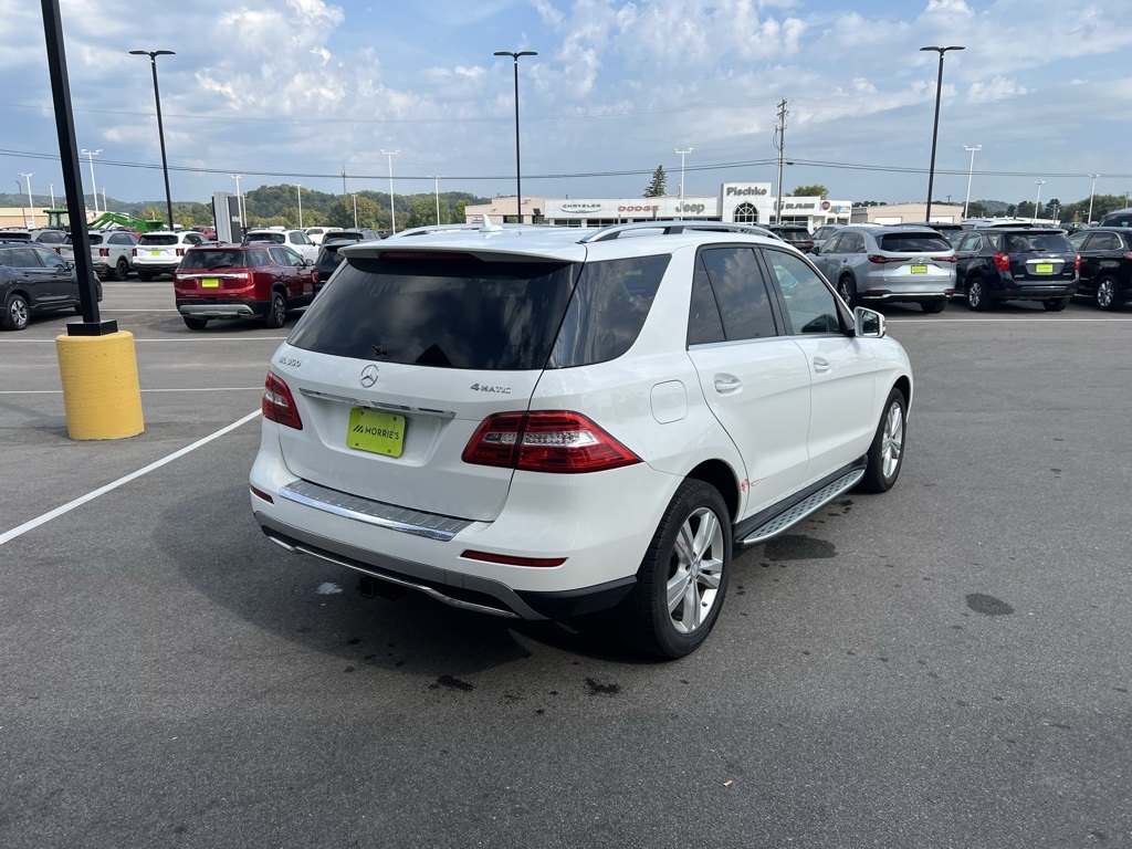 2015 Mercedes Benz ML 350 4MATIC photo 4
