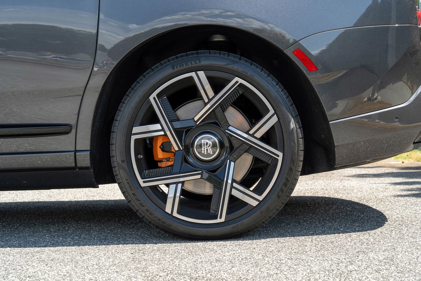 2025 Rolls Royce Cullinan Black Badge photo 8
